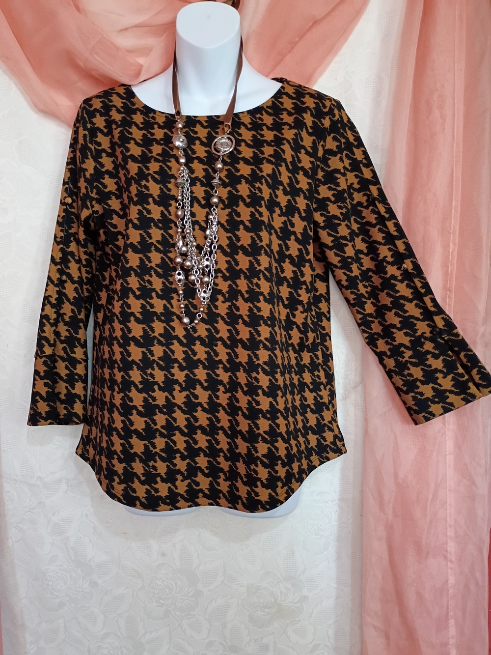 Ann Taylor Factory Ladies Brown and Black Houndstooth Round-Neck Blouse Sz M